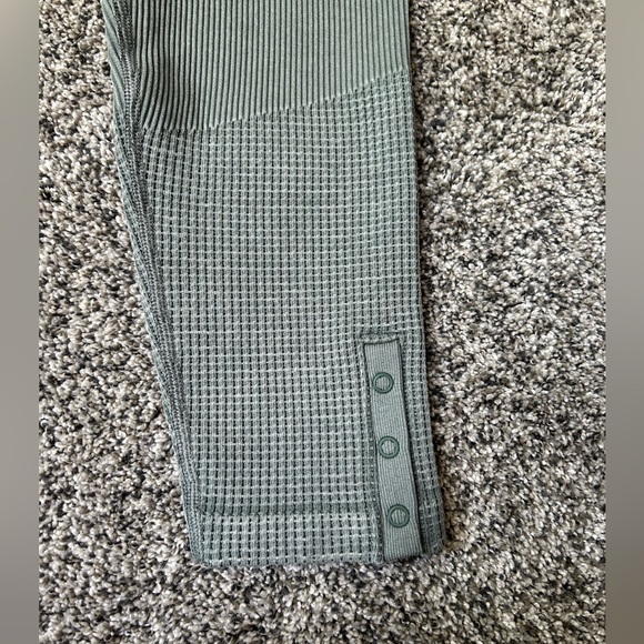 Three pairs of Aerie leggings size large - Picture 3 of 15